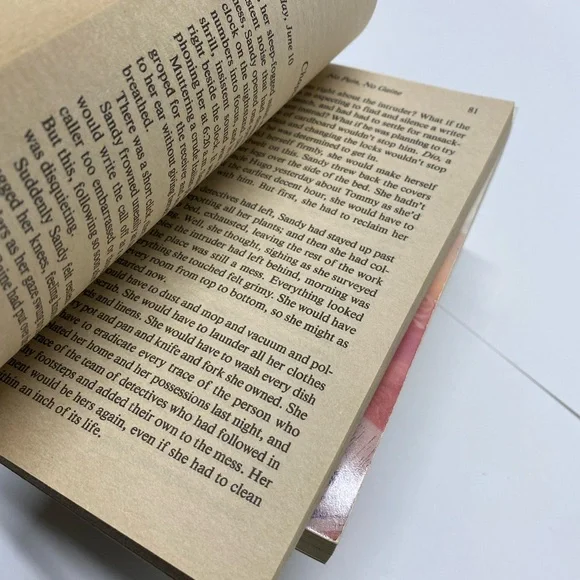 * Harlequin Romance Book Bundle Large Print - Picture 6 of 9